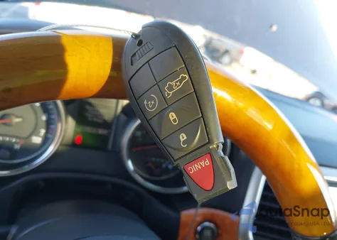 2012 Jeep Grand Cherokee Overland из США, поврежденный, VIN 1C4RJECG3CC281868